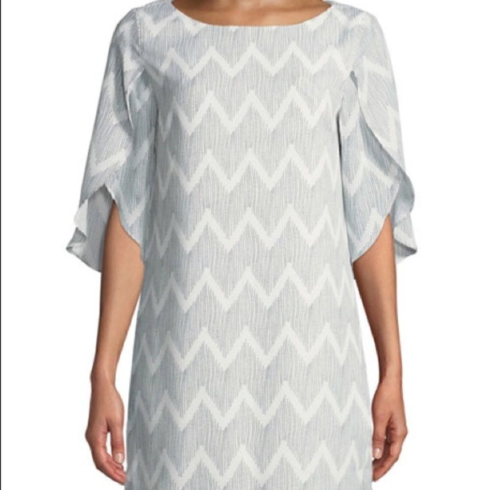 NEW ALI & JAY Chevron Flutter Sleeve Dress